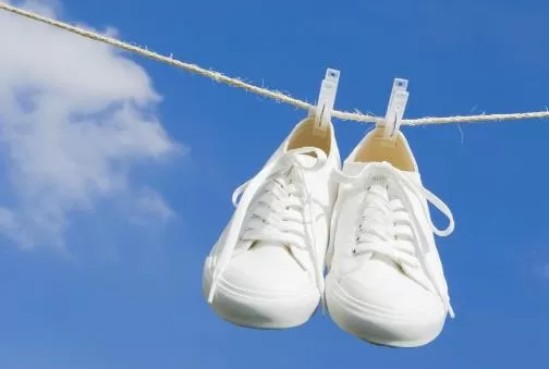 关于衣物鞋子清洁保养的小妙招 小白鞋洗白白教程